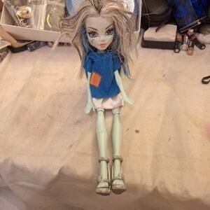 Monster High Frankie Stein Fashion Doll 11” with Skirt and Shoes